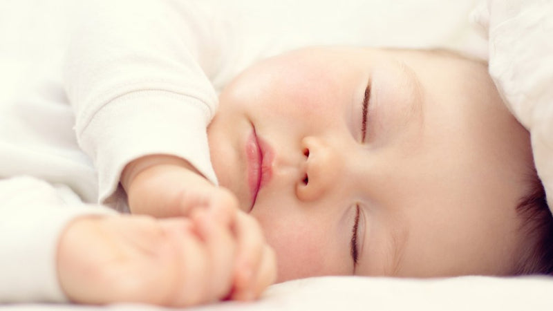 Pourquoi le tapotement apaise bébé : ce que dit la science du 4ᵉ trimestre